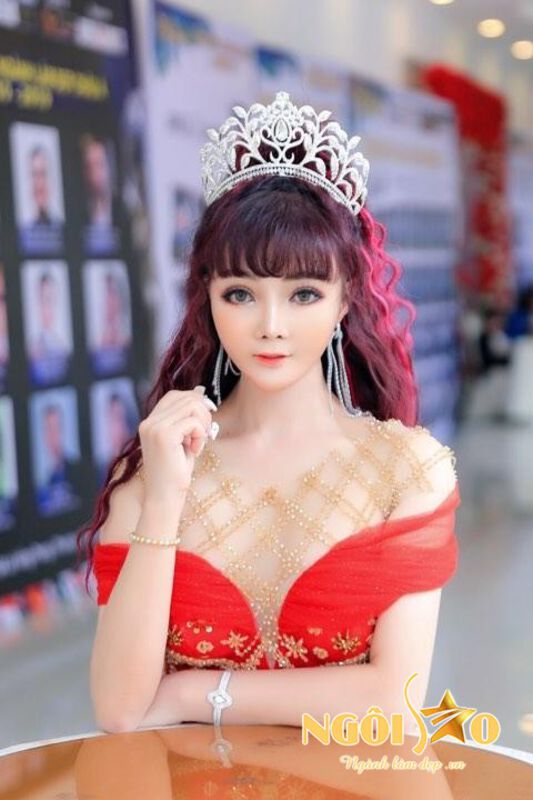 Hoa hậu Hà Thu Trang trong vai trò Trưởng ban giám khảo Cuộc thi Topof Beauty-Gold Brand of Asian Beauty Awards 2019.
