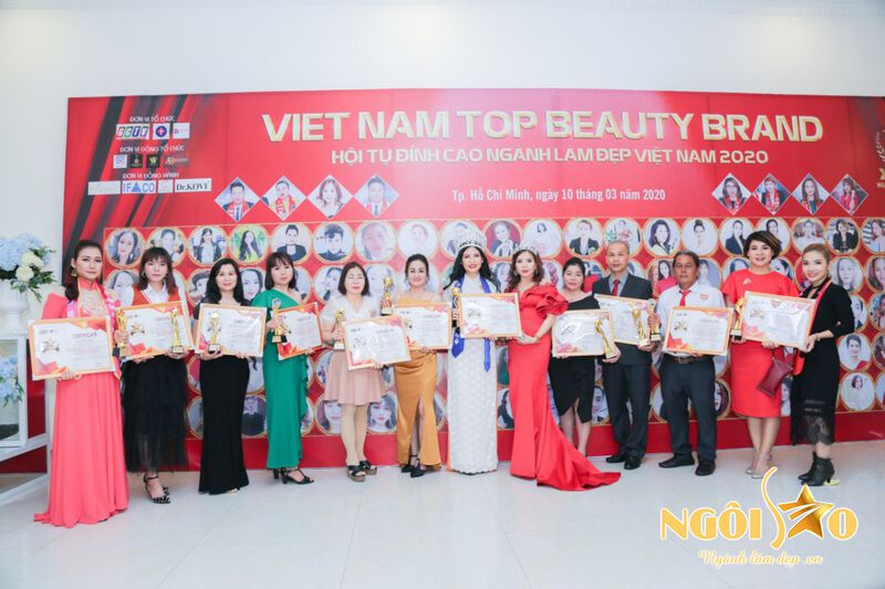 Chuyên gia Phạm Thị Thủy đạt giải thưởng Bàn tay vàng chăm sóc sức khỏe vì cộng đồng 2020 4