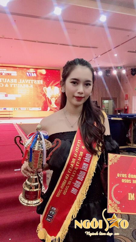 Chuyên gia Vũ Thị Thu Thủy đạt giải nhì nối mi Festival Beauty Awards 2019 2