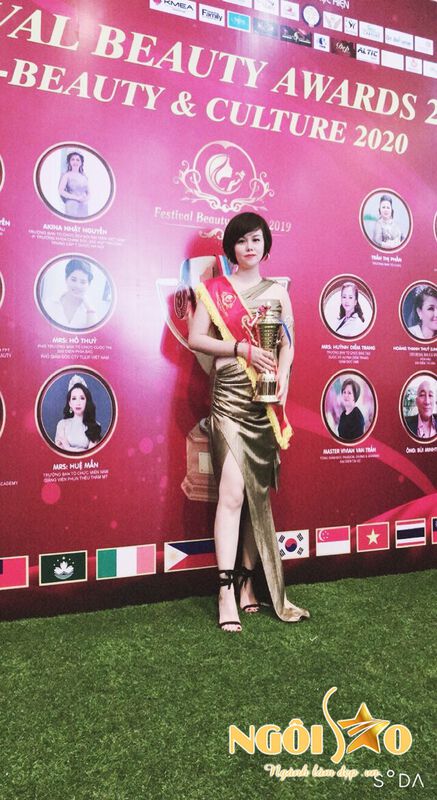 ​Chuyên gia Hoàng Yến đạt giải thưởng Bàn tay vàng Festival Beauty Awards 2019 2