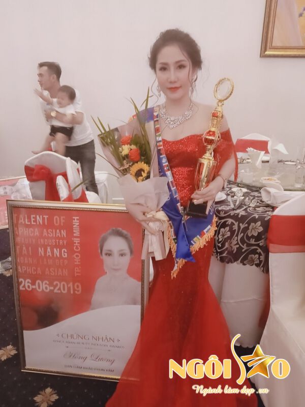 Chuyên gia Nguyễn Thị Hồng Lương hoàn thành xuất sắc nhiệm vụ giám khảo phun xăm tại Festival Beauty Awards 2019 4