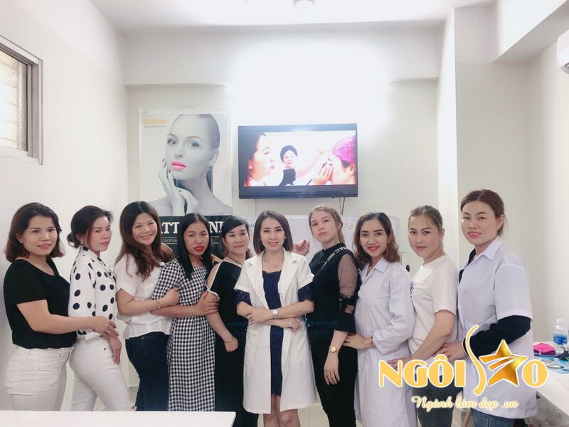 ​Chuyên gia Lê Thị Hồng Thảo – Ứng cử viên sáng giá của giải thưởng Bàn tay vàng môn Make up 5