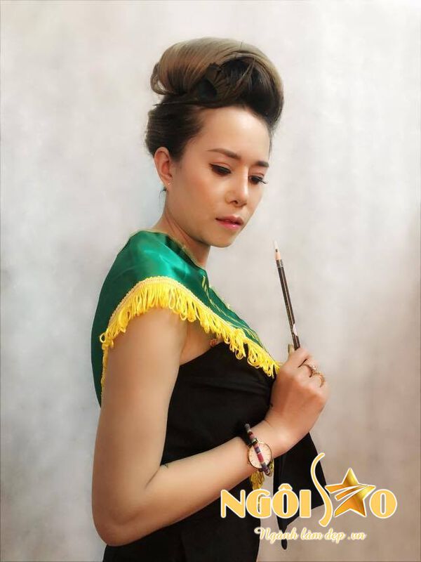 ​Chuyên gia Nguyễn Thị Xuân – giám khảo phun thêu tài năng của Beauty Award 2019 1
